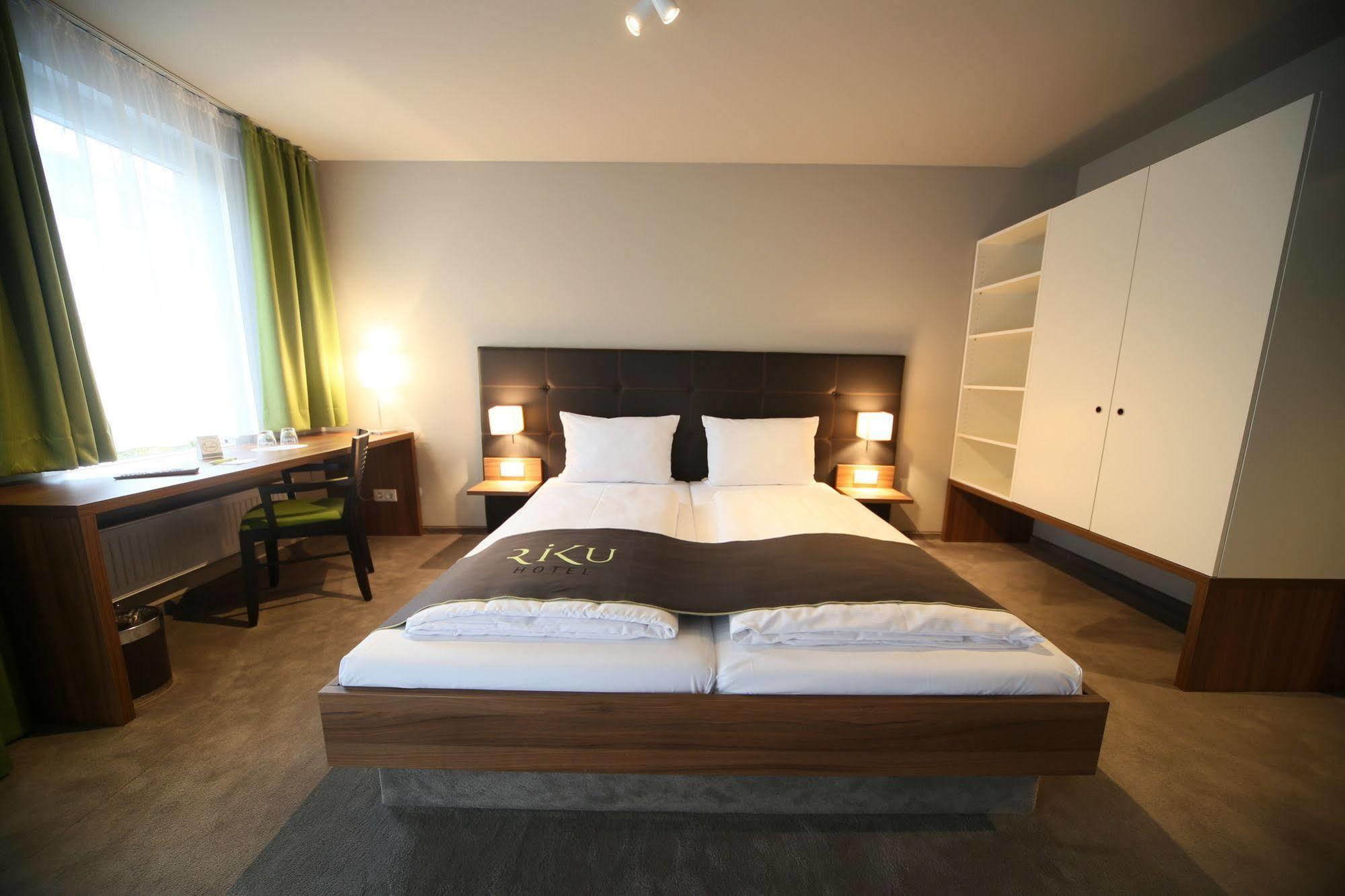 Riku Hotel Neu-Ulm Exterior foto